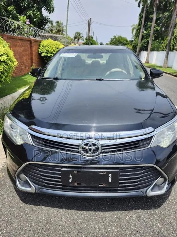 Toyota Camry 2016 Black · Photo 1