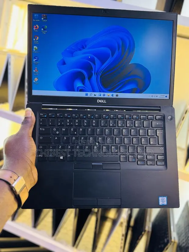 Laptop Dell Latitude 7490 8GB Intel Core i5 SSD 256GB · Photo 1