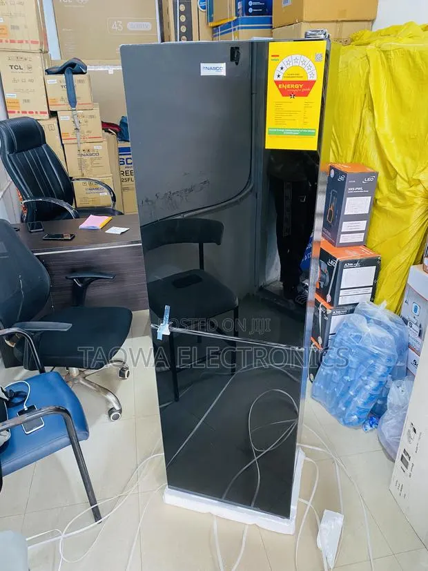 Mirror Black Nasco 196 Liters Fridge · Photo 1