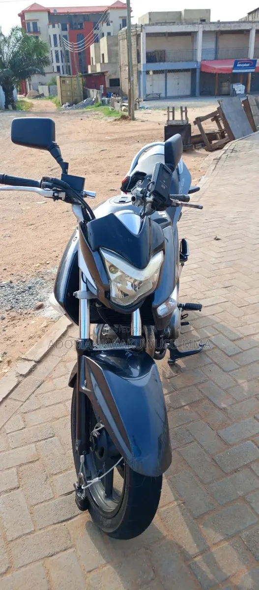 Suzuki GSR 2015 Black · Photo 1