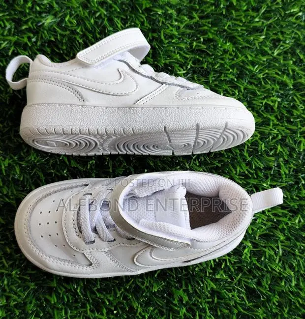White Nike Court Borough Low 2 · Photo 1
