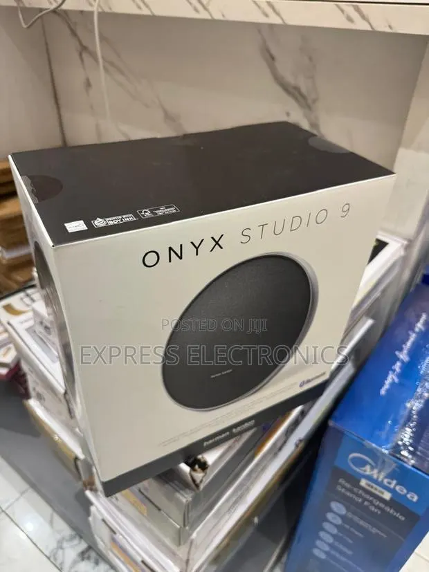 Ultra Modern Sleek Black Onyx 9 Bluetooth Speaker · Photo 1