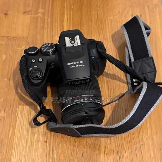 Fujifilm FinePix HS20 EXR 16MP Digital Camera Uses AA Batteries · Photo 1
