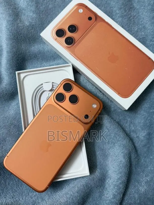 Apple iPhone 17 Pro Max 256 GB Orange · Photo 1