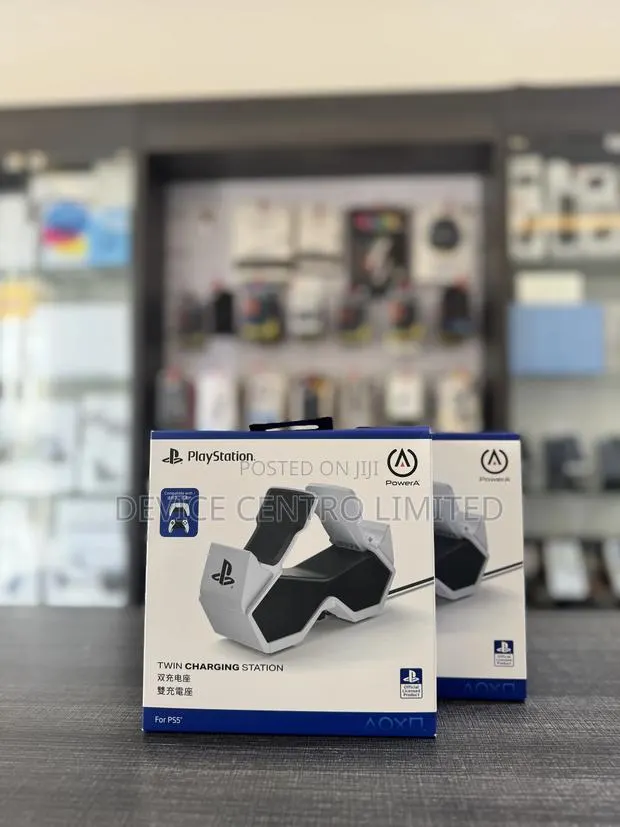 Playstation Twin Charging Station · Photo 1