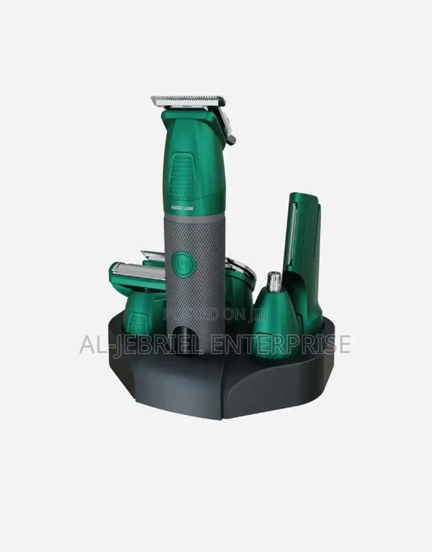 Green Lion Grooming Kit · Photo 1