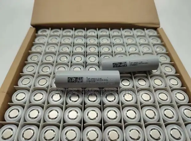 Lithium Ion Batteries and 18650 Batteries 2600 Mah · Photo 1