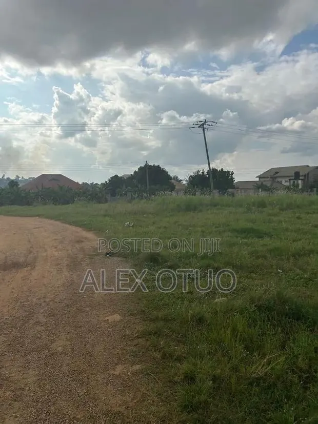 Plot of Land Abuakwa Akropong Good Location · Photo 1