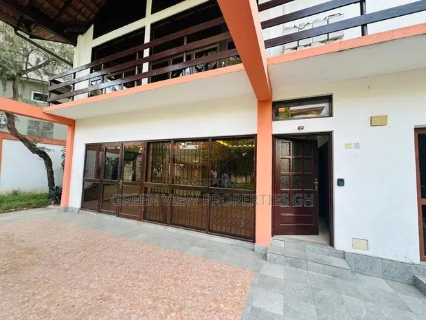 Furnished 4bdrm Duplex in Cantonments for sale · Photo 1