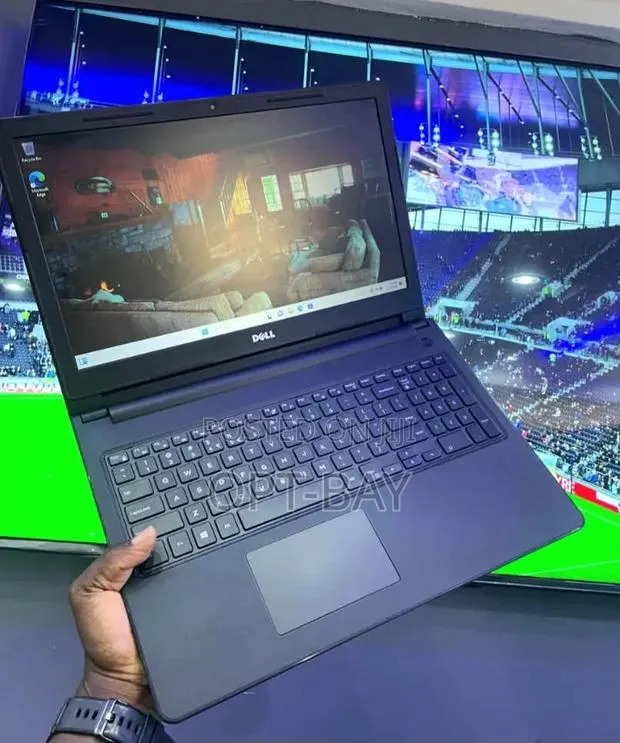 Laptop Dell Inspiron 15 8GB AMD A8 HDD+SSD 500GB · Photo 1
