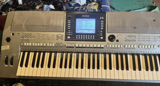 Yamaha S710 · Photo 1