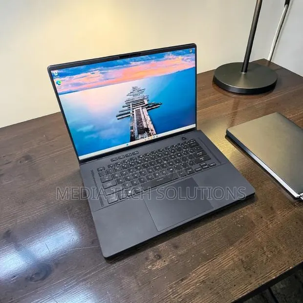 Laptop Asus ROG Zephyrus M16 GU603HR 24GB Intel Core i9 SSD 4T · Photo 1