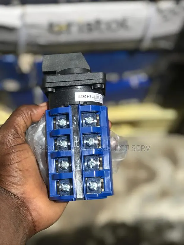Rotary Selector Switch/ Changeover Switch · Photo 1