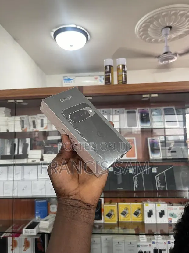 New Google Pixel 10 128 GB Black · Photo 1