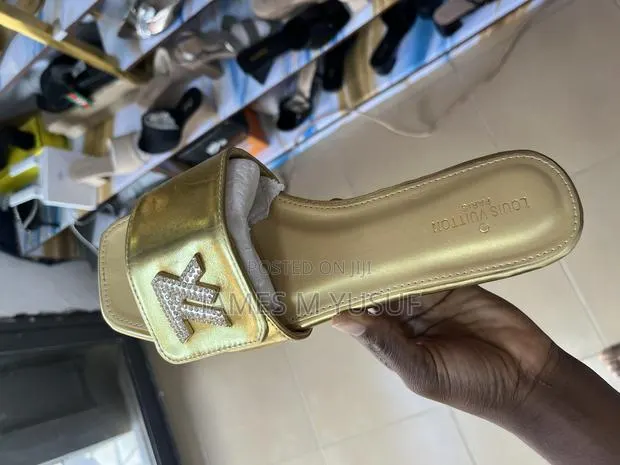 Original Louis Vuitton Flat Slipper · Photo 1