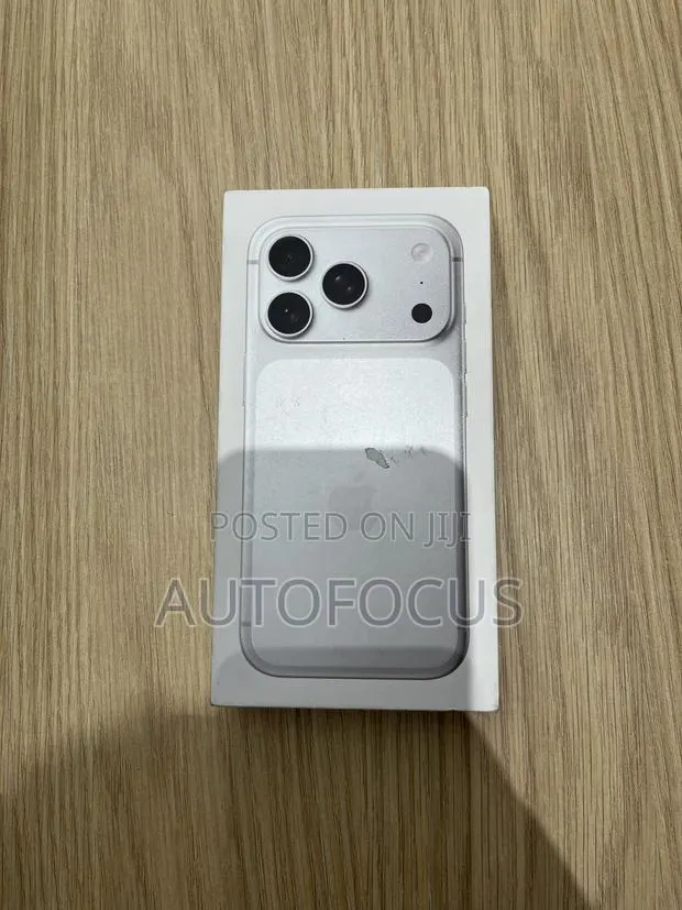New Apple iPhone 17 Pro 256 GB Silver · Photo 1