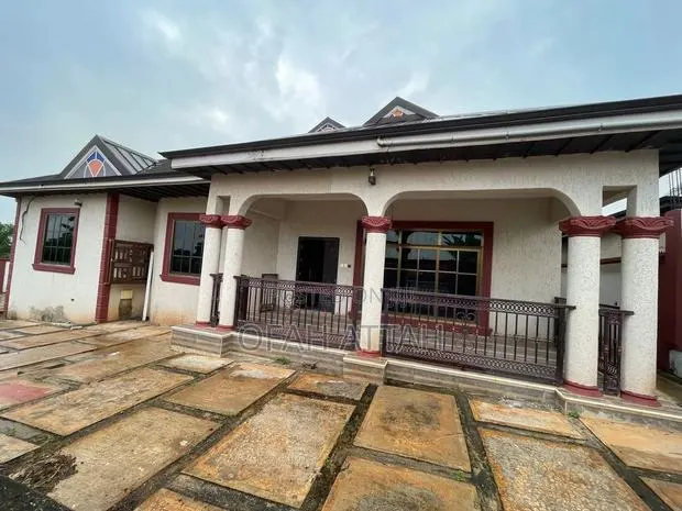 4bdrm House in Adankwame Esaso, Kumasi Metropolitan for sale · Photo 1