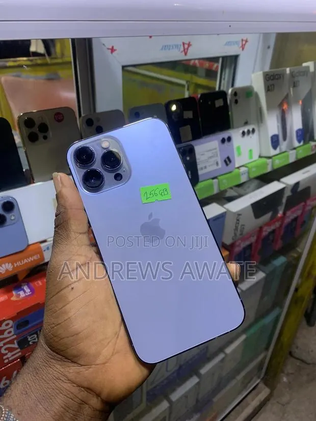 Apple iPhone 13 Pro Max 256 GB Blue · Photo 1