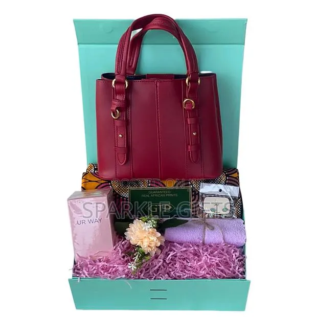 Elegant Gift Box to Make Her Birthday Special · Photo 1