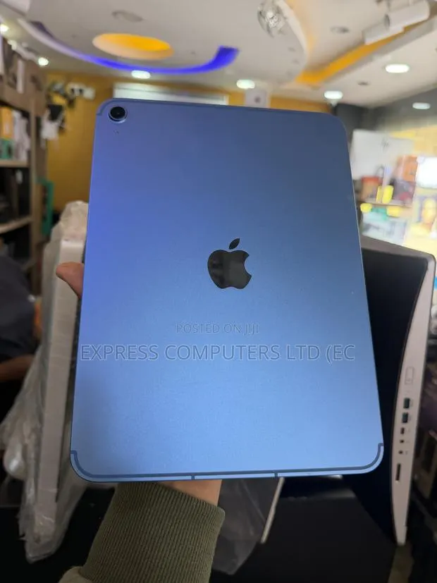 Apple iPad (2025) 128 GB Gray · Photo 1