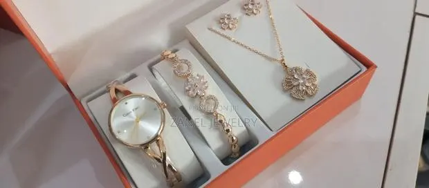 3 in 1 Gold Jewelry Set · Photo 4