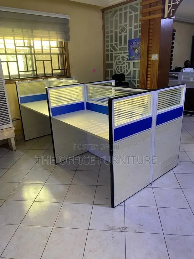 4-Ways Office Cubicle · Photo 1