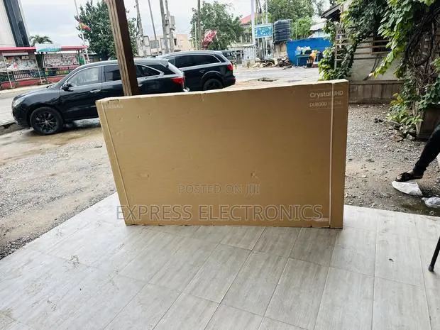 Ultra Modern 85 Inch Qled Q80c Smart Tv (2023) · Photo 1