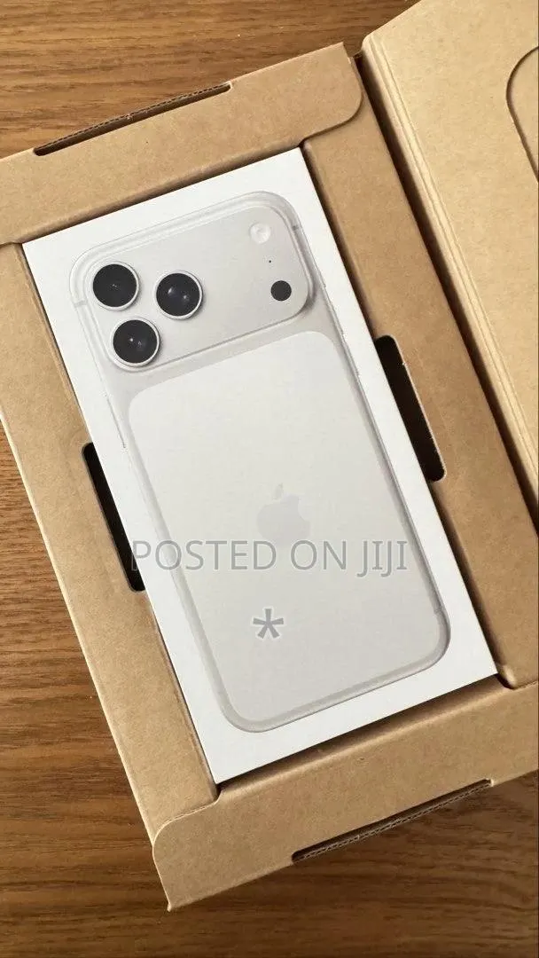 New Apple iPhone 17 Pro Max 512 GB Silver · Photo 1
