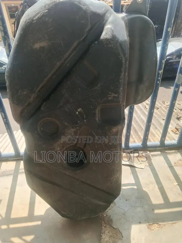 Honda CR-V 2018 Fuel Tank · Photo 1