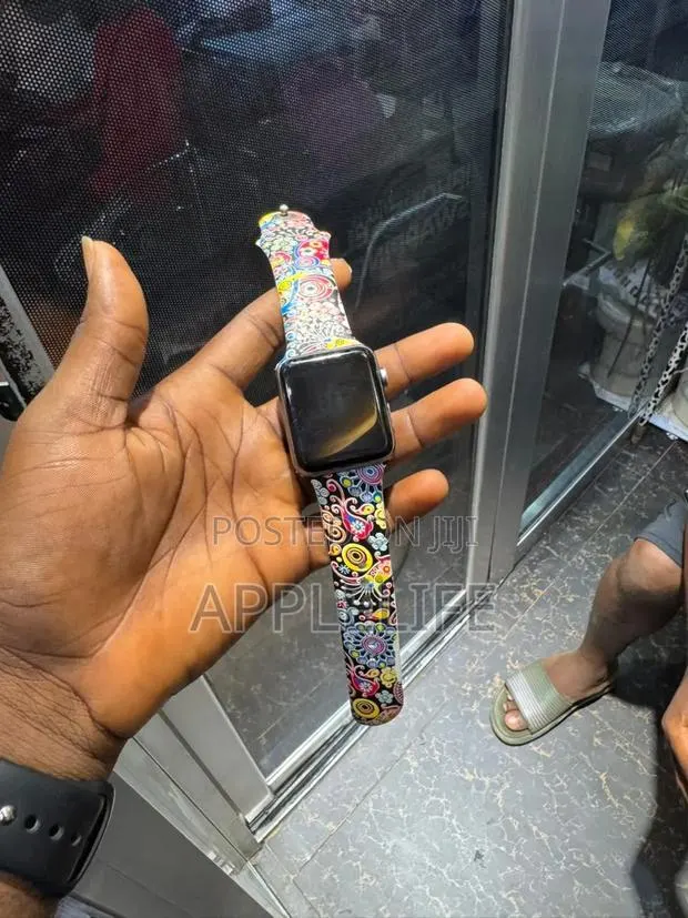 Apple Watch Series 3 · Photo 1