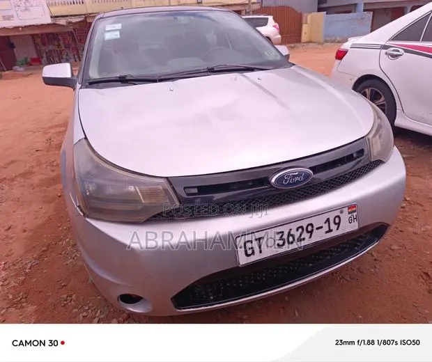 Ford Focus 2009 Silver · Photo 1