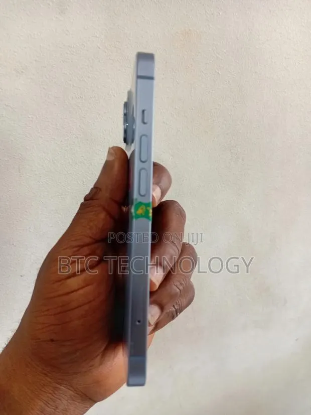 Apple iPhone 14 128 GB Blue · Photo 1