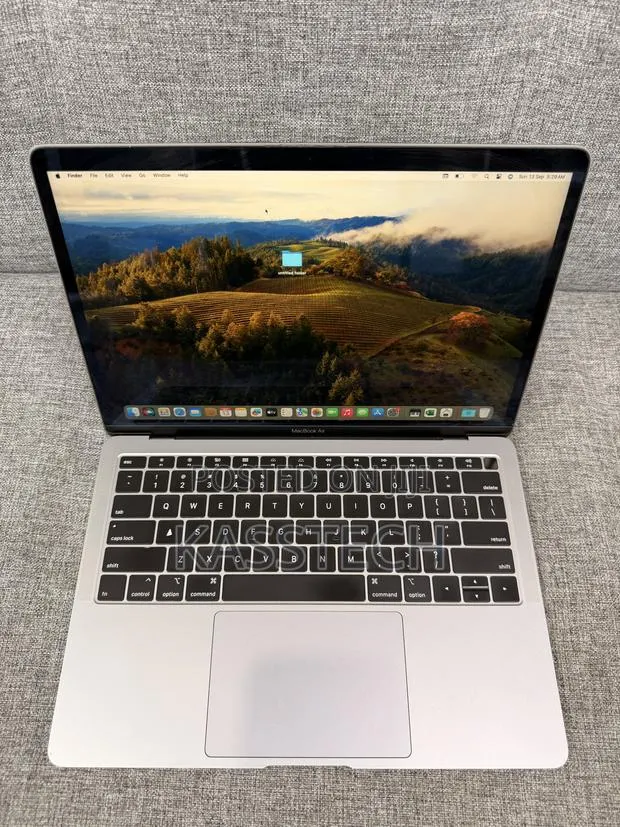 Laptop Apple MacBook Air 2019 8GB Intel Core i5 SSD 256GB · Photo 1