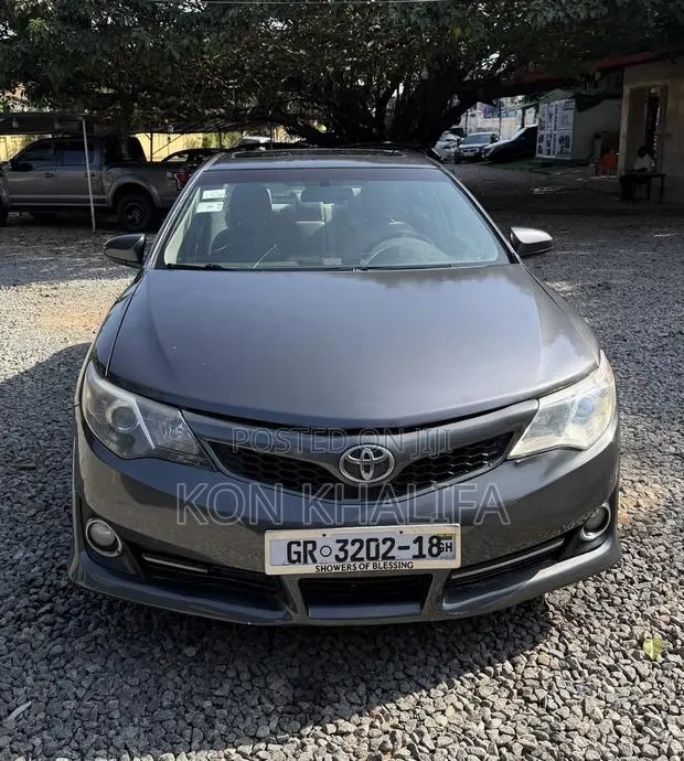 Toyota Camry SE Sport 4dr Sedan (2.5L 4cyl 6A) 2014 Gray · Photo 1