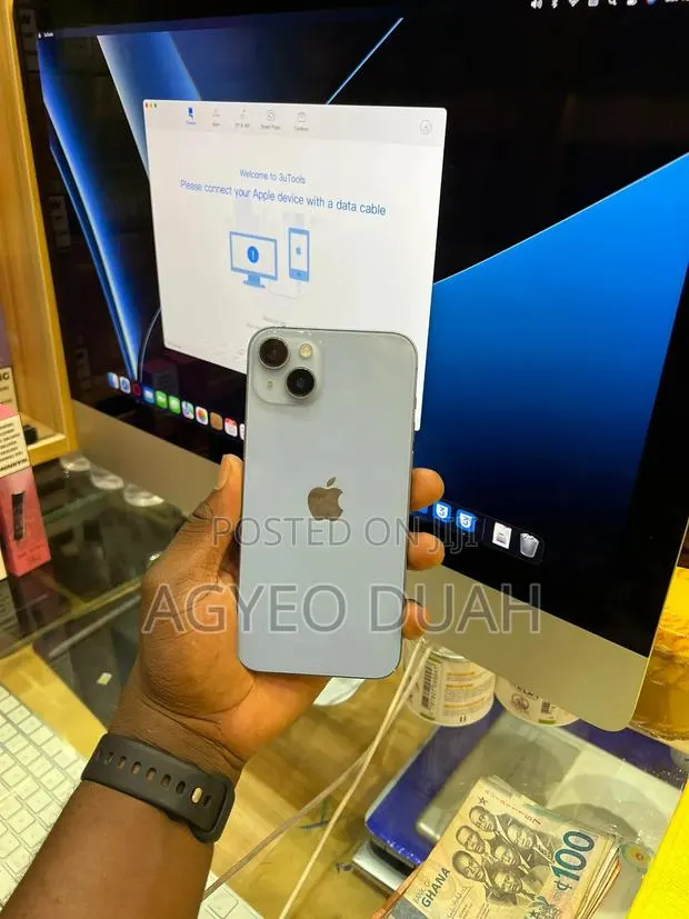 Apple iPhone 14 Plus 128 GB Silver · Photo 1