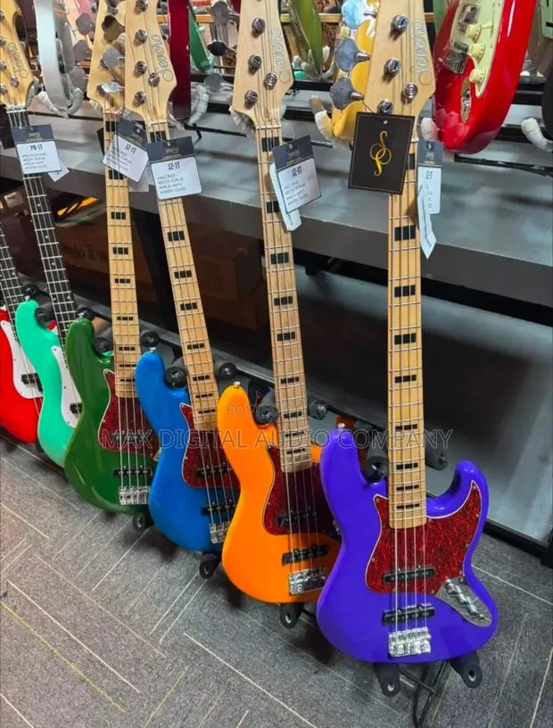 Jazz Bass Guitar · Photo 1
