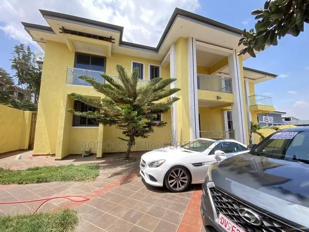 7bdrm Mansion in Mile 7 for sale · Photo 1
