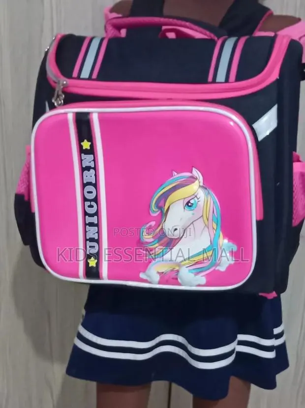 Ages 5 to 8 Years School Bag · Photo 2
