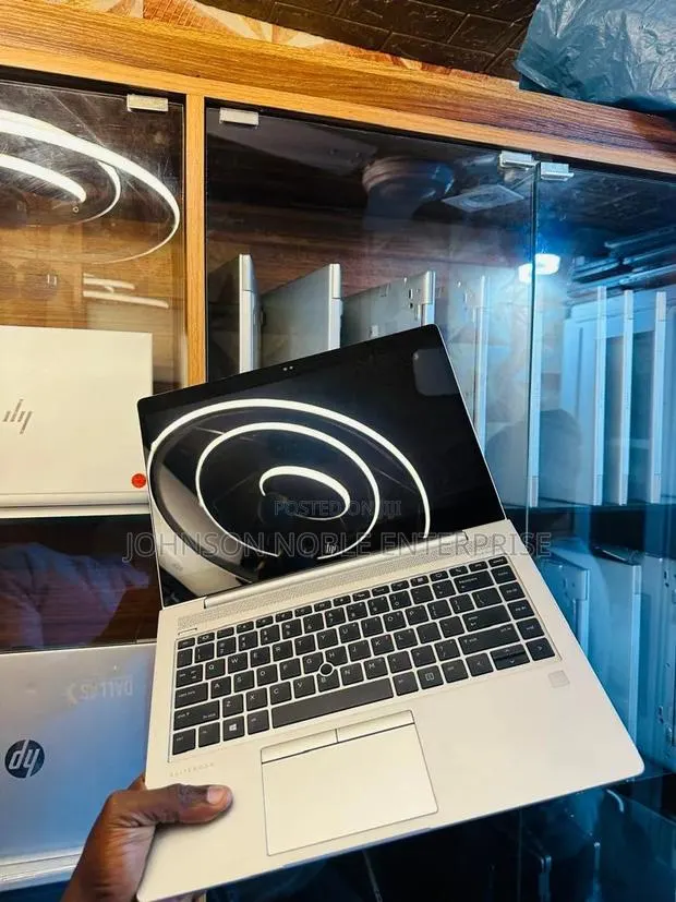Laptop HP EliteBook 745 G6 8GB AMD Ryzen 5 SSD 256GB · Photo 1