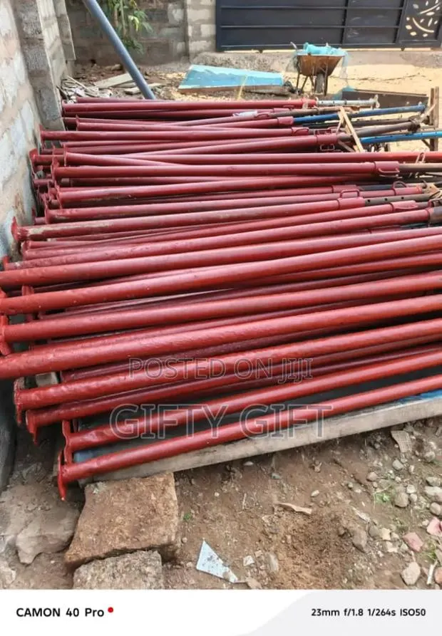 Steel Props Construction Jacks Adjustable and Durable · Photo 1