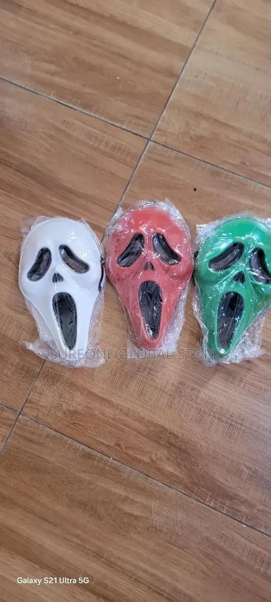 Ghost Face Mask · Photo 1
