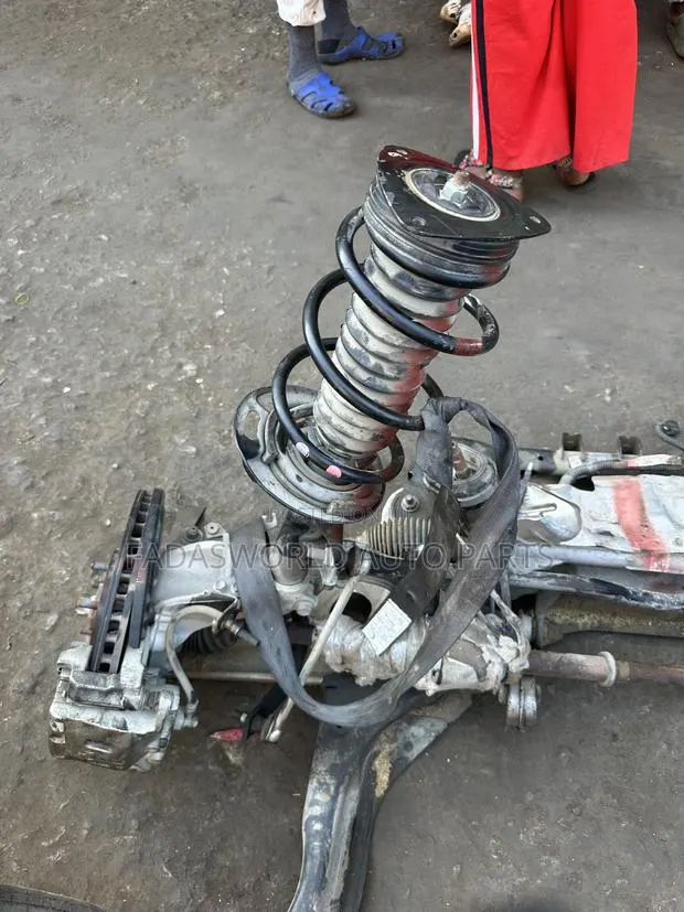 Mitsubishi Outlander 2023 Front Shocks Complete · Photo 1