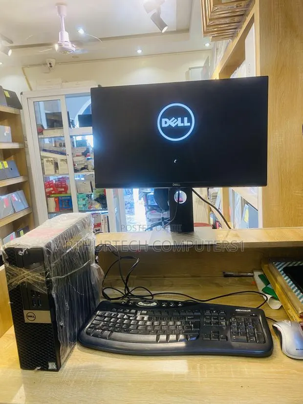 Desktop Computer Dell Optiplex 3040 4GB Intel Core i5 HDD 500GB · Photo 1