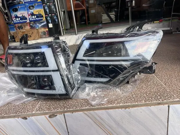 2014,2015,2016,2017,2018,2019 Headlight for Mitsubishi Pajero · Photo 1