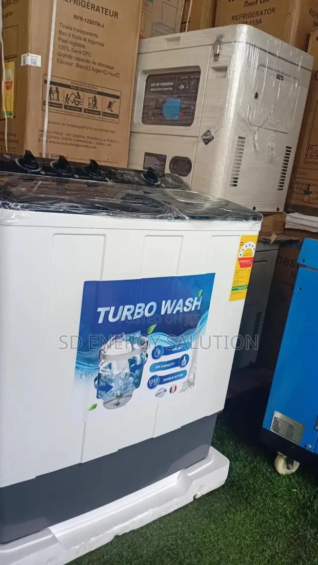 Heavy-Duty Flamino 11kg Washing Machine · Photo 1
