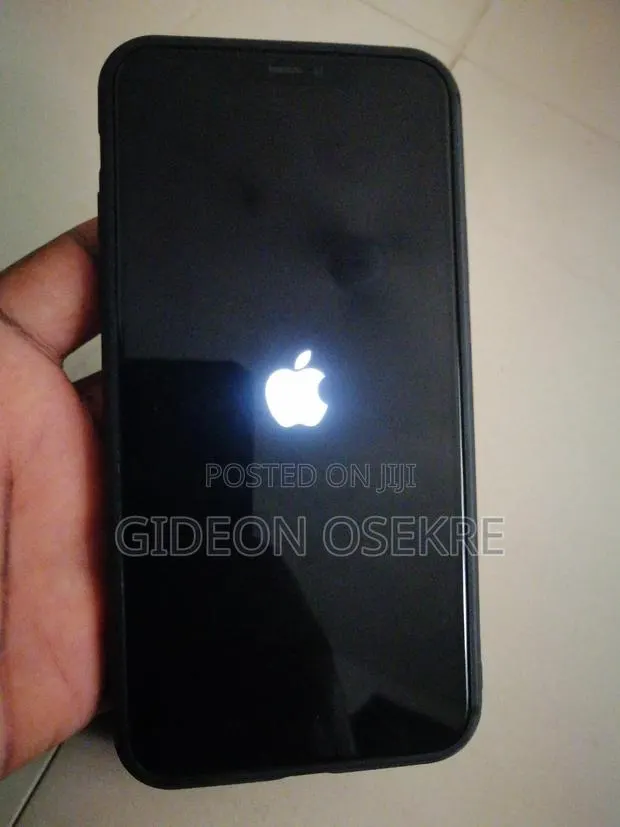 Apple iPhone 11 Pro Max 256 GB Green · Photo 1