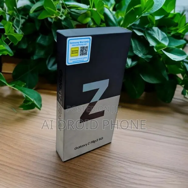 New Samsung Galaxy Z Flip 3 256 GB Gold · Photo 1