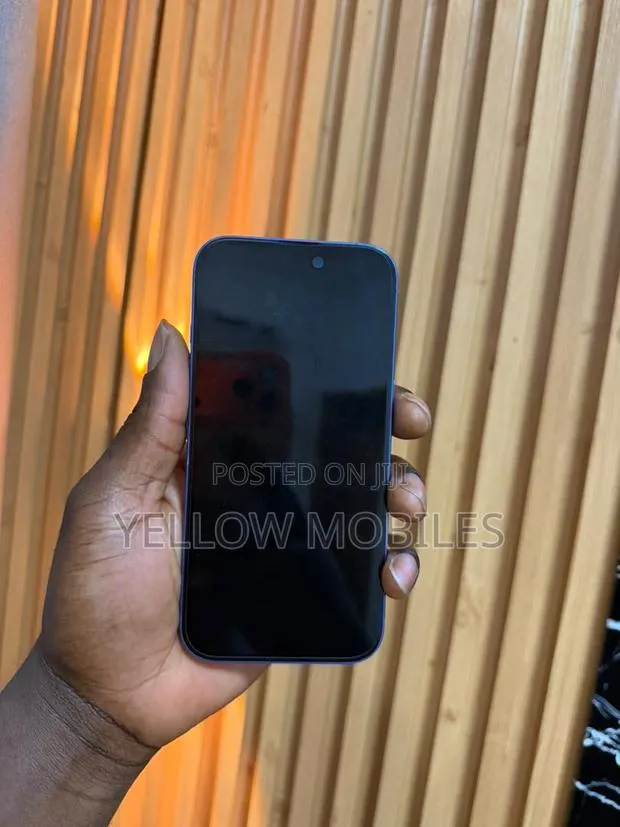 Apple iPhone 16 128 GB Blue · Photo 1