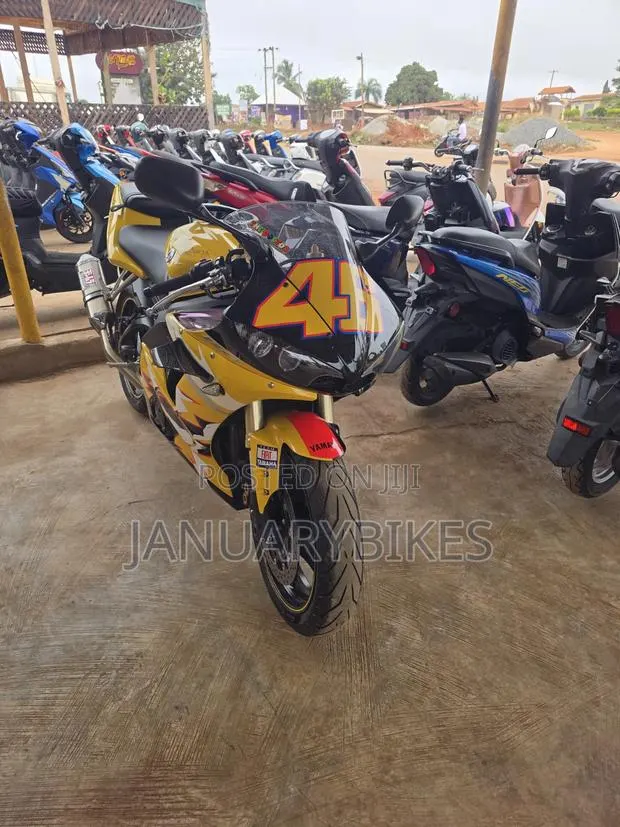 Yamaha R6 2018 Yellow · Photo 1