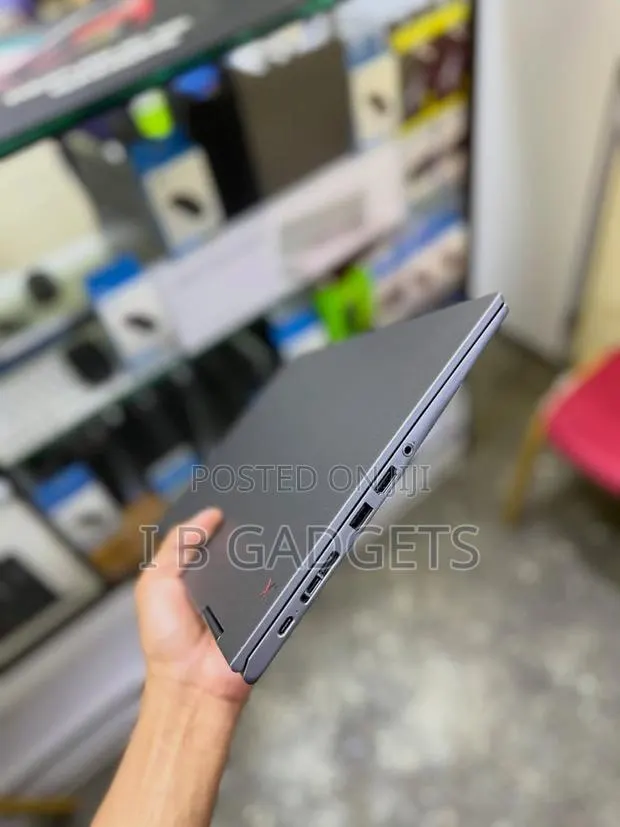 Laptop Lenovo ThinkPad X1 Yoga 16GB Intel Core i7 SSD 256GB · Photo 1